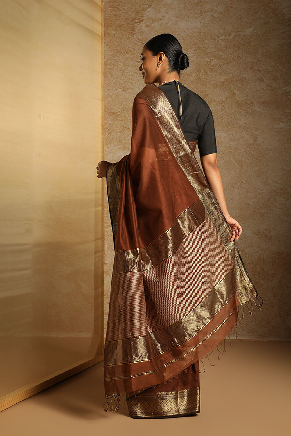 Brown Woven Pure Silk Cotton Maheswari Saree image number null
