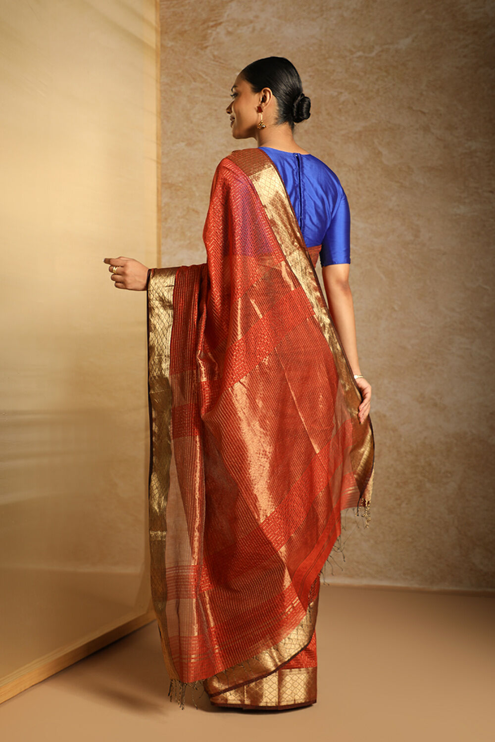 Brown Pure Silk Cotton Woven Maheshwari Saree image number null