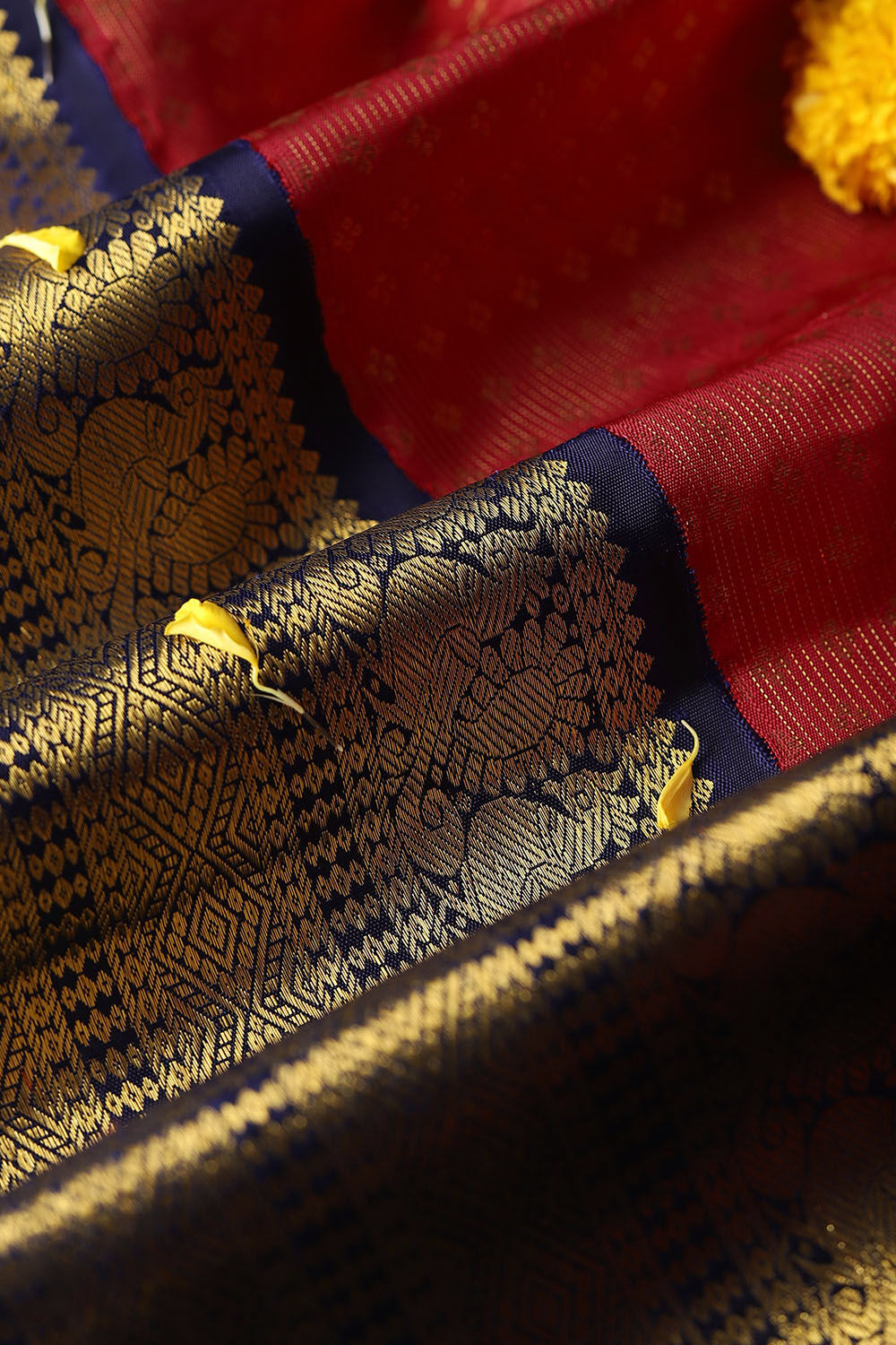 Crimson Red Vaira Oosi Pure Silk Kanjivaram Saree image number null