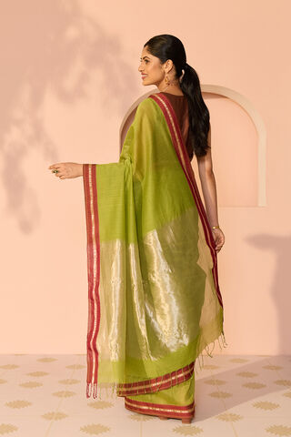 Green Woven Pure Silk Cotton Maheshwar Saree thumbnail image number null