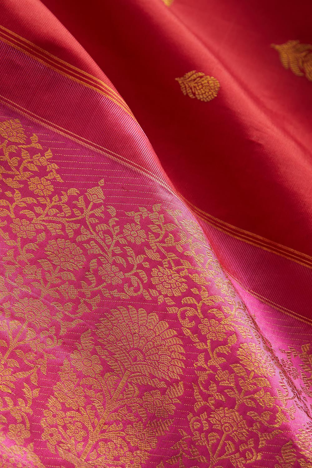 Red Woven Pure Silk Kanjivaram Saree image number null