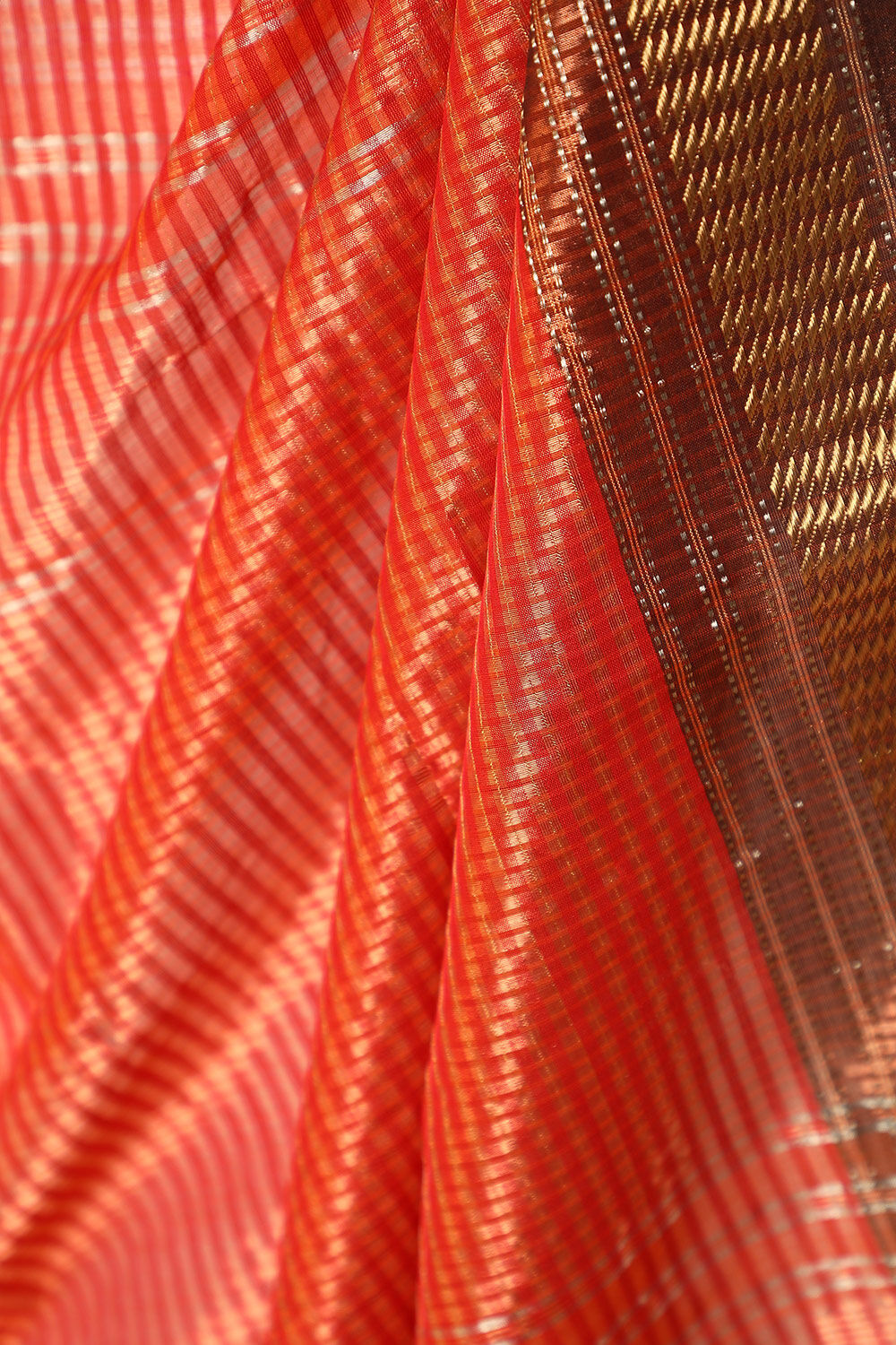Red Woven Pure Silk Cotton Maheshwari Saree image number null