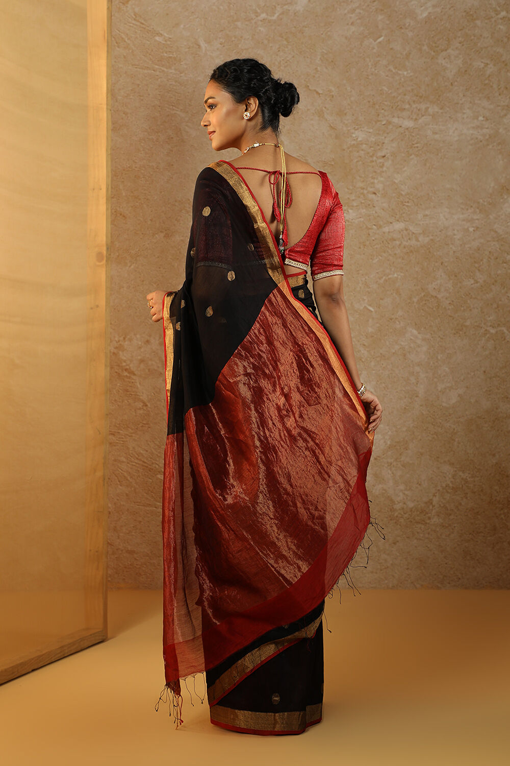 Black Bengal Pure Silk Cotton Jamdani Saree image number null
