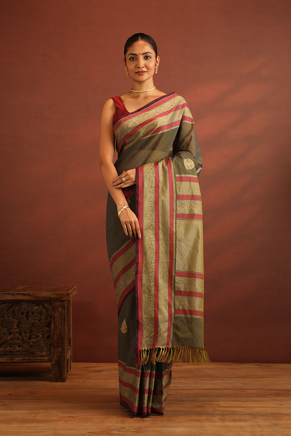 Violet South Pure Cotton Woven Saree image number null