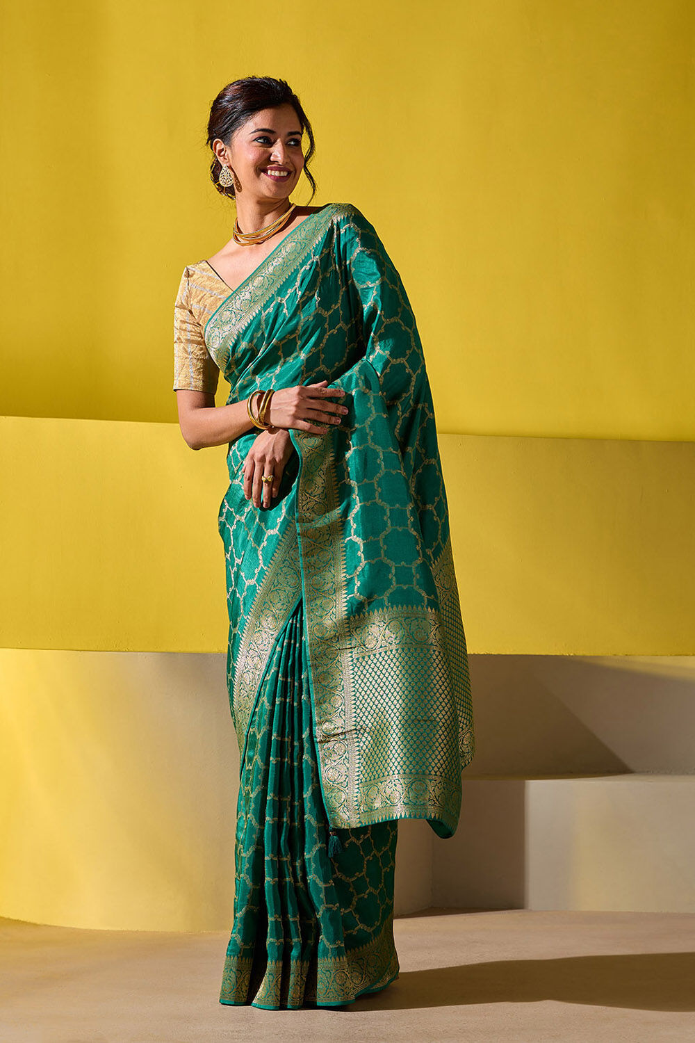 Green Woven Viscose Saree image number null