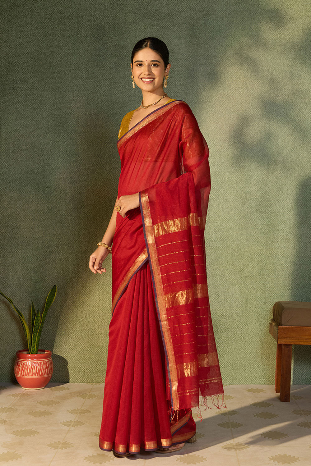 Red Woven Pure Silk Cotton Maheshwari Saree image number null