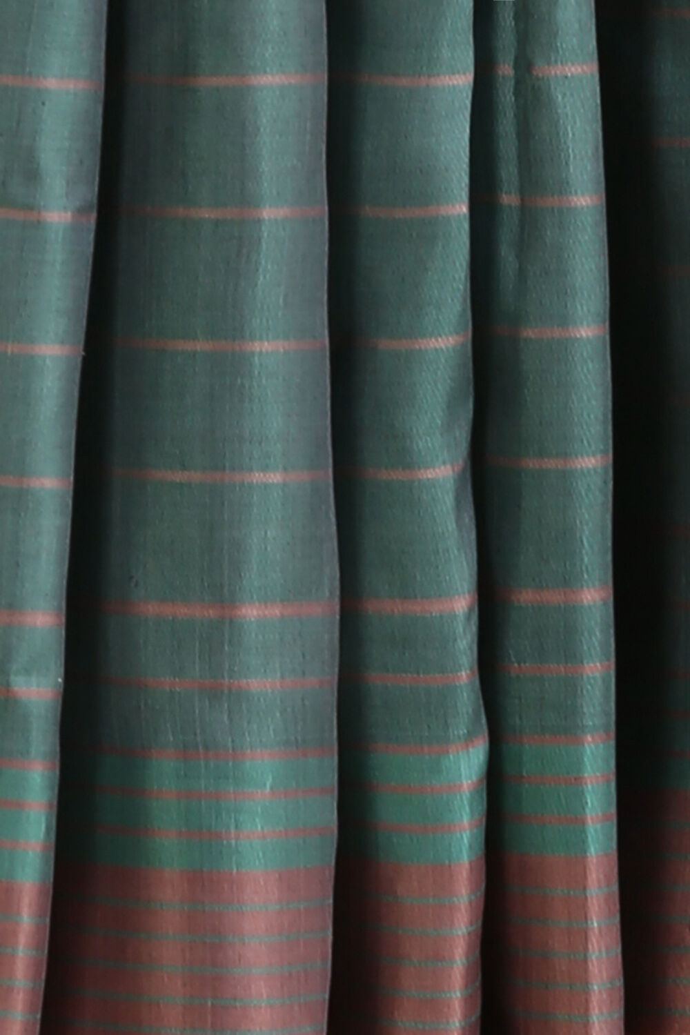 Green Pure Silk Woven Saree image number null
