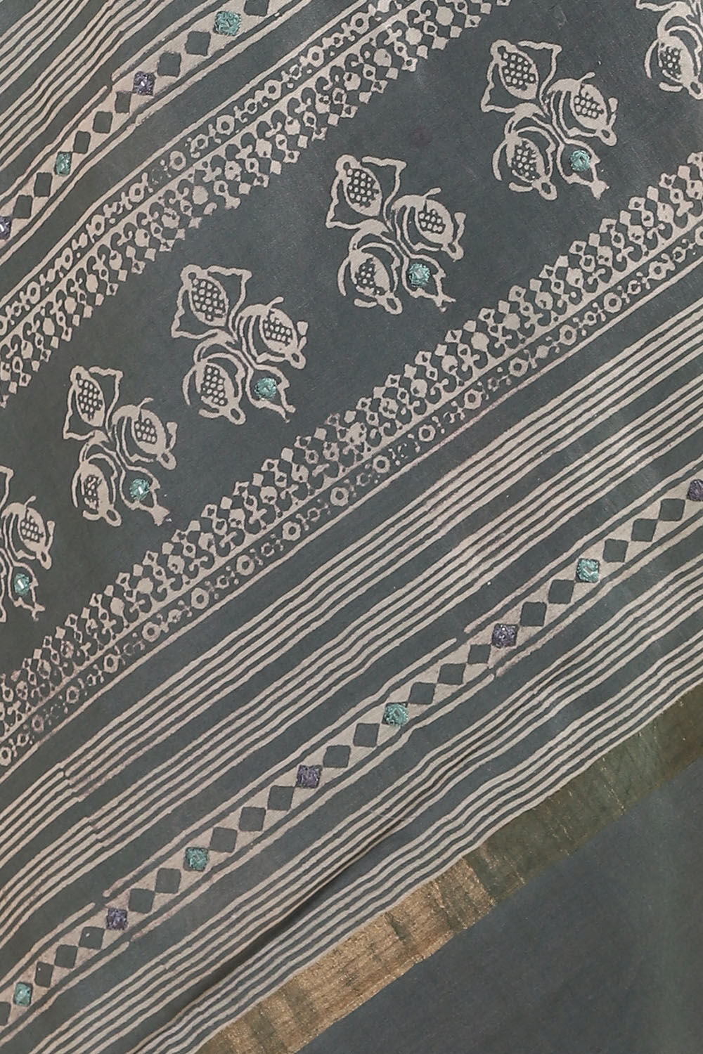 Green Pure Silk Cotton Embroidered Saree image number null