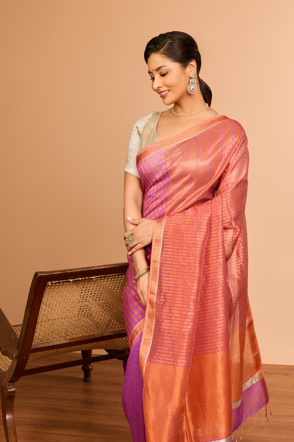 Dark Violet Silk Cotton Maheshwari Woven Saree image number null
