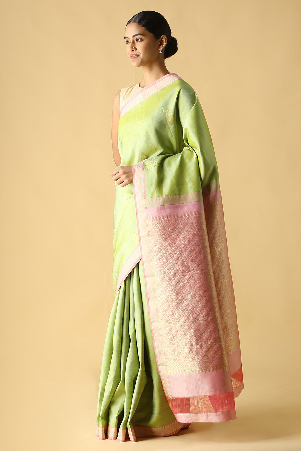 Green Pure Silk Kanjivaram Saree image number null