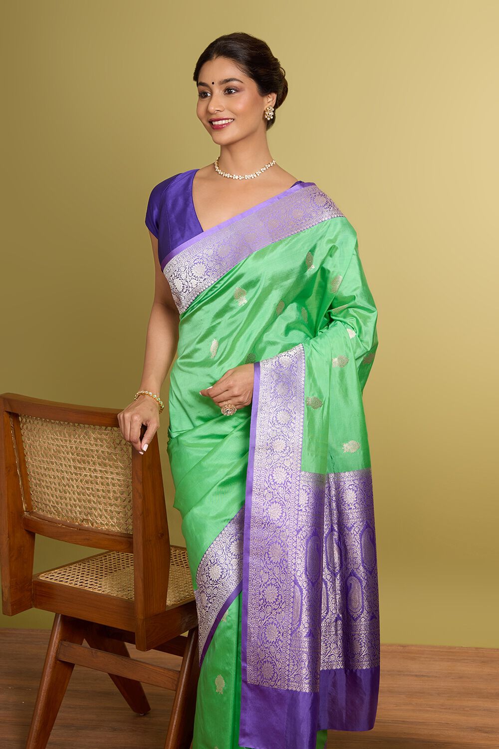 Light Green Pure Silk Kadwa Banarasi Saree image number null