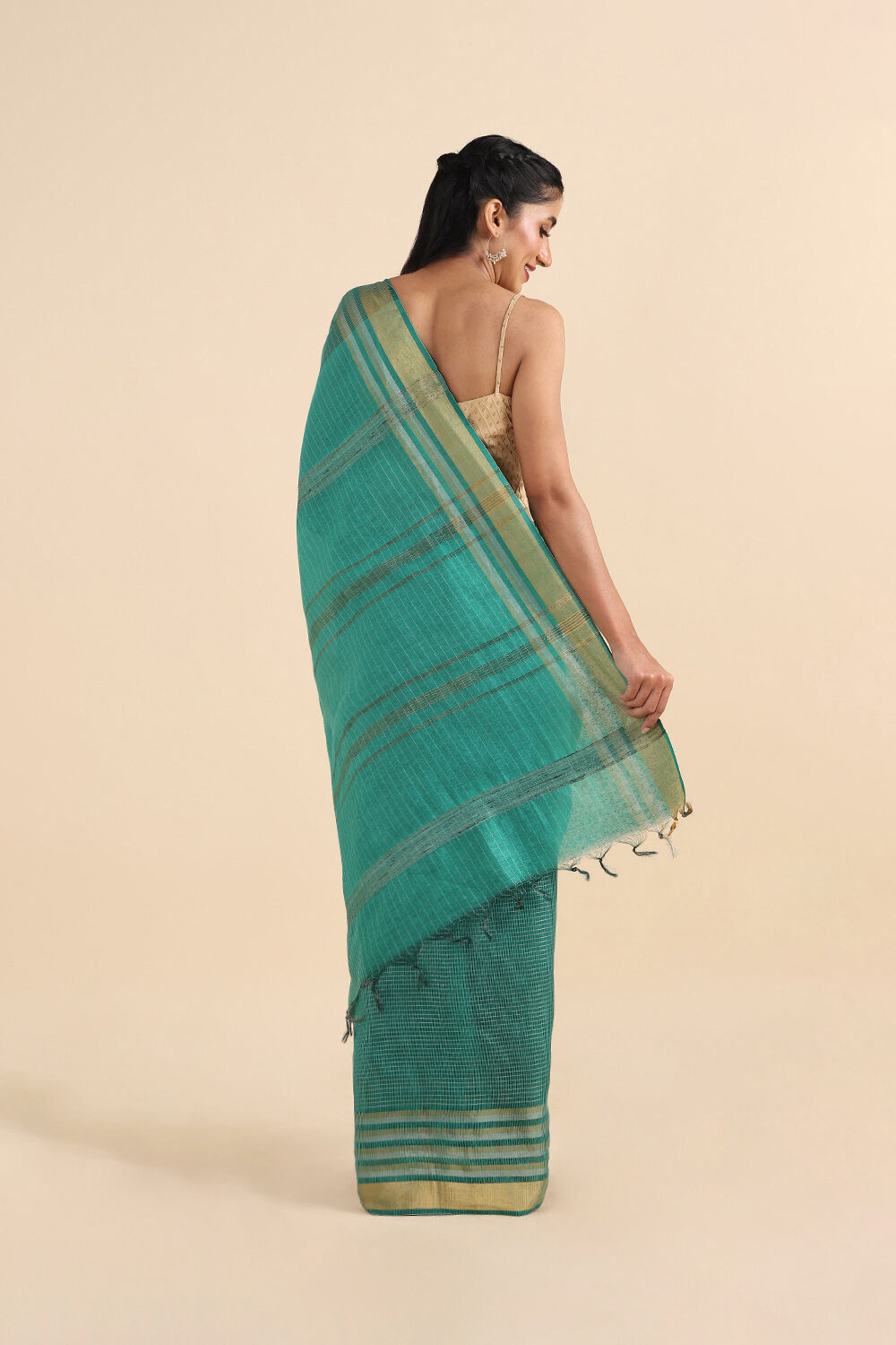 Green Pure Silk Woven Saree image number null