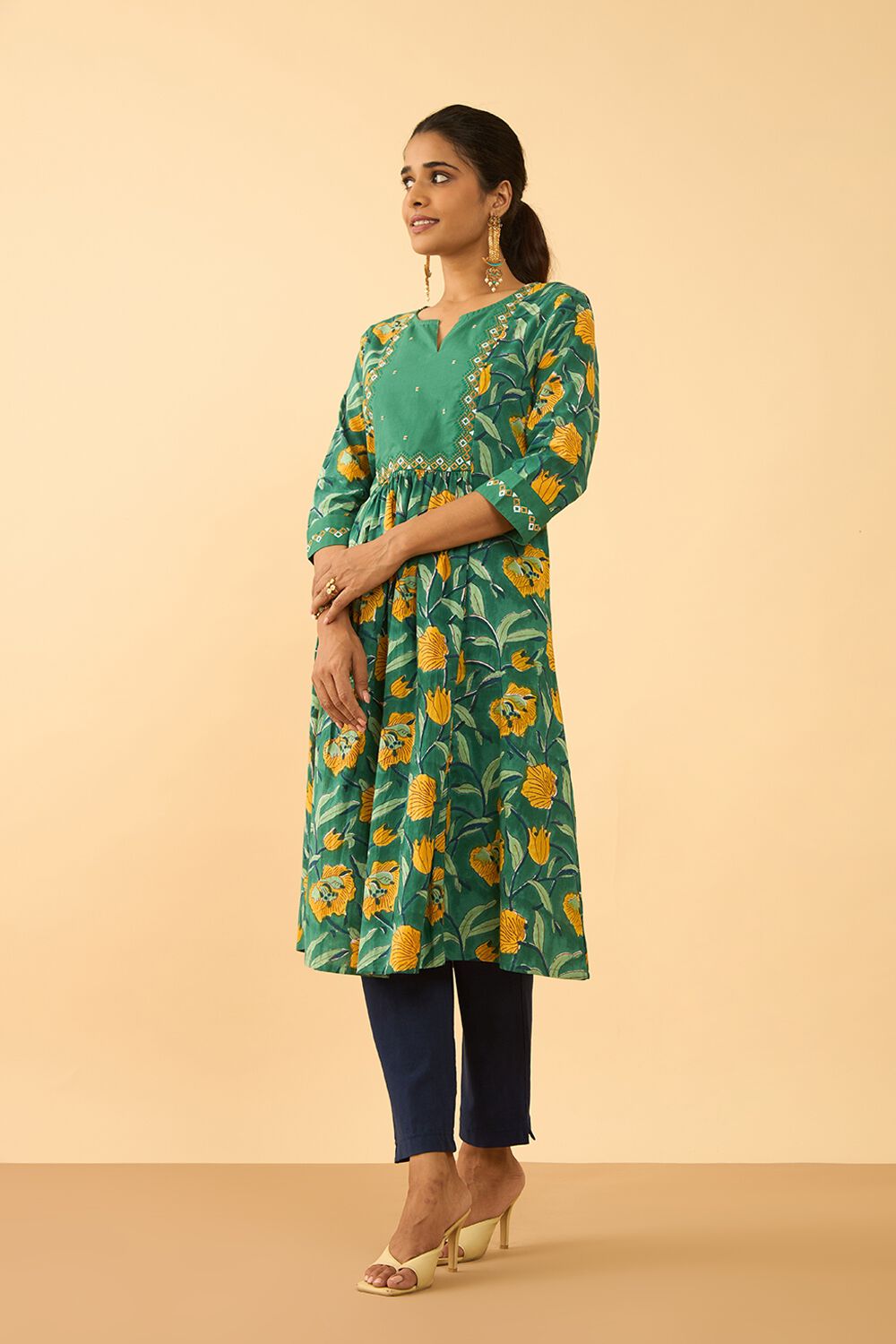 Green Pure Cotton Printed Embroidered Kurta image number null