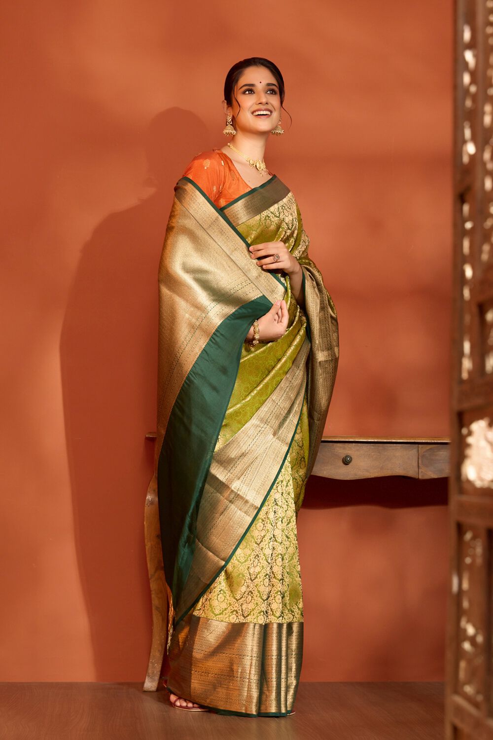 Light Green Woven Kanjeevaram Inspired Design Silk Viscose Saree image number null