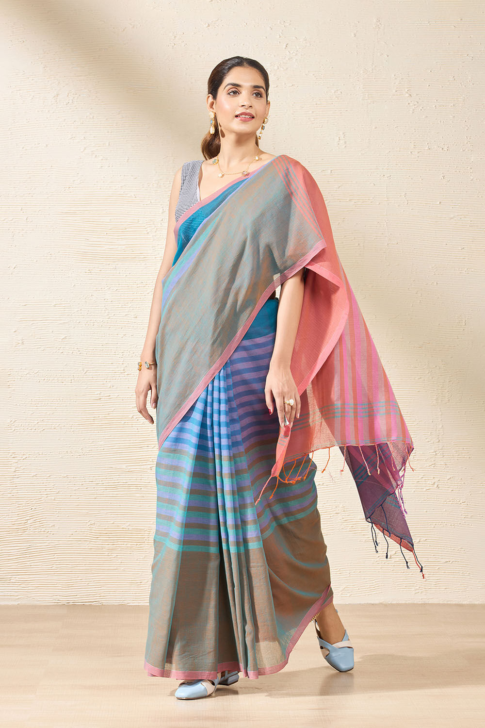 Blue Woven Pure Cotton Bengal Saree image number null
