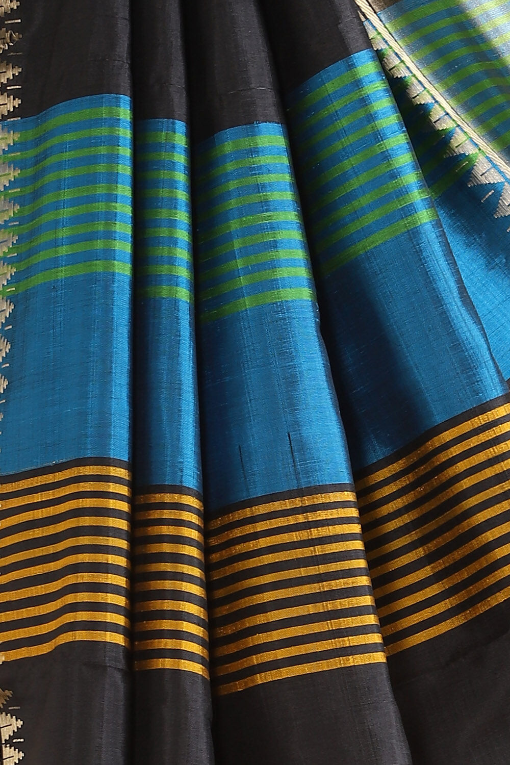 Black Pure Silk Woven Saree image number null