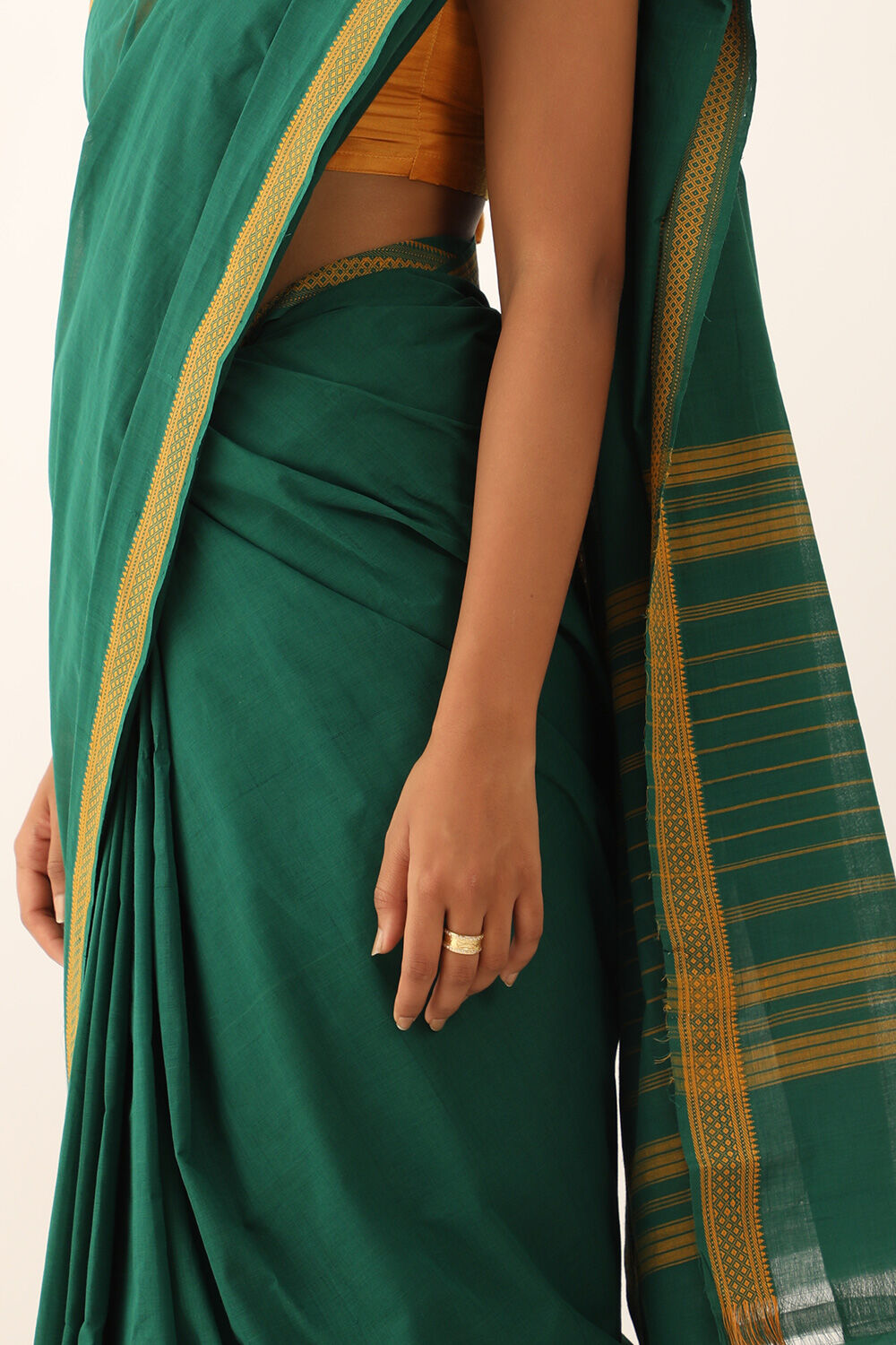 Dark Green Pure Cotton Woven Mangalgiri Saree image number null