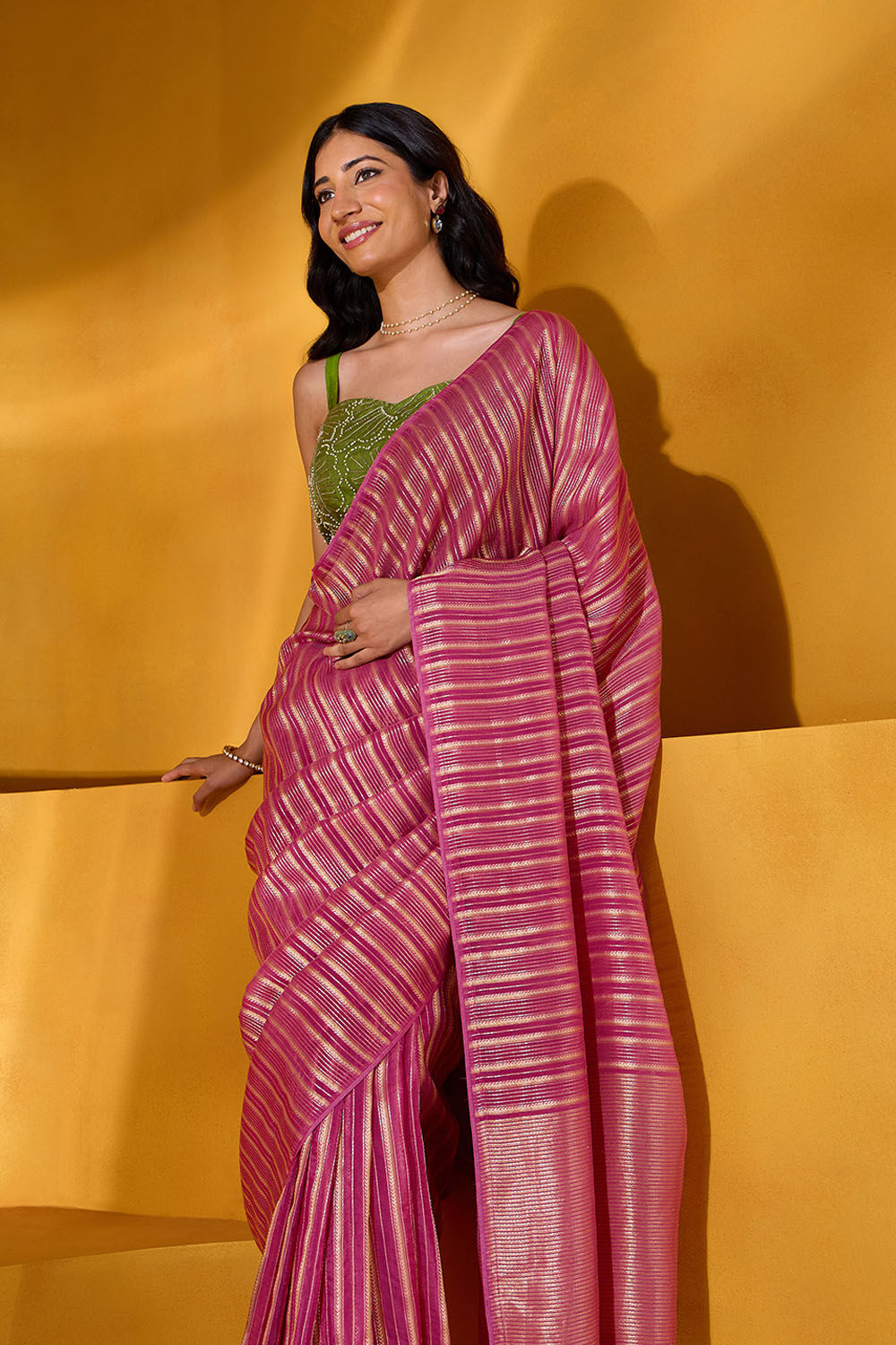 Women's Viscose Pink Woven Design Designer Saree With Blouse Piece