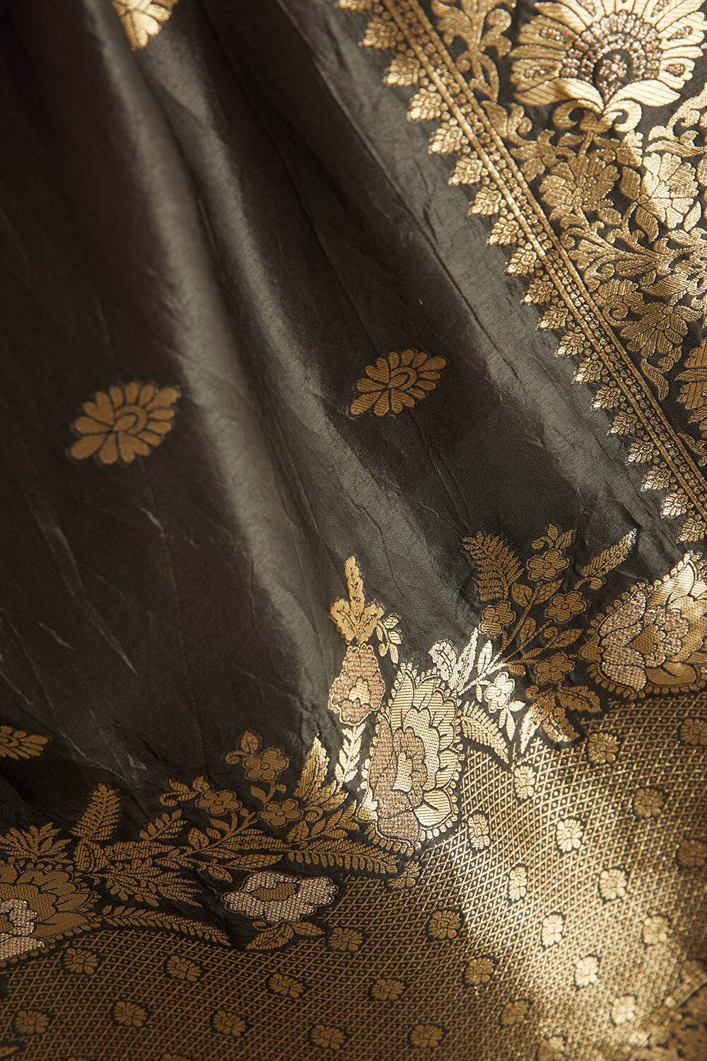 Black Woven Viscose Luxe Saree image number null