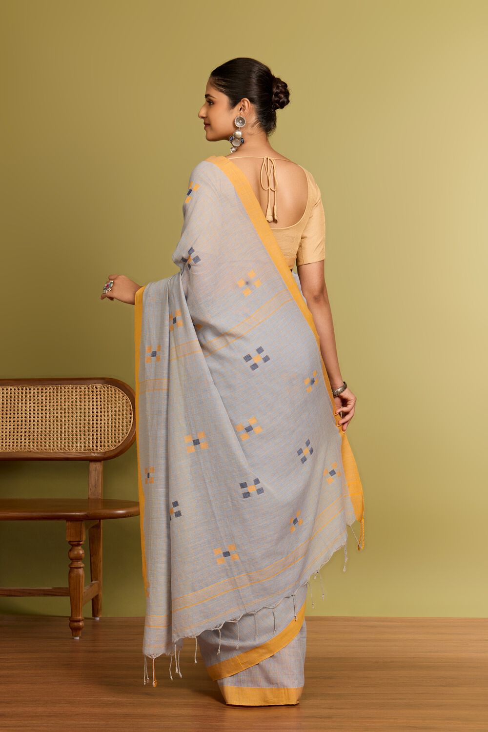 Grey Bengal Pure Cotton Jamdani Saree image number null