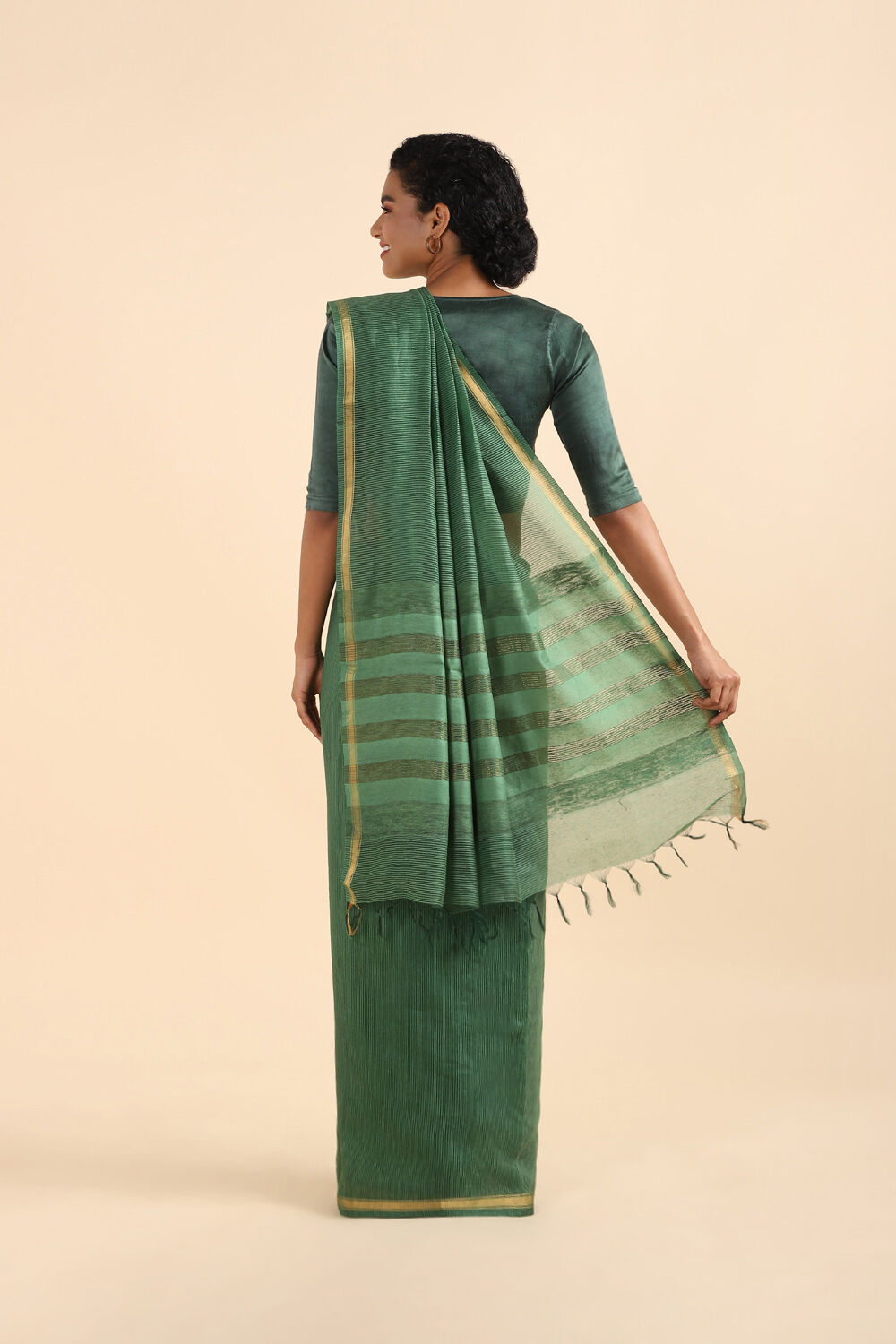 Green Pure Silk Woven Saree image number null