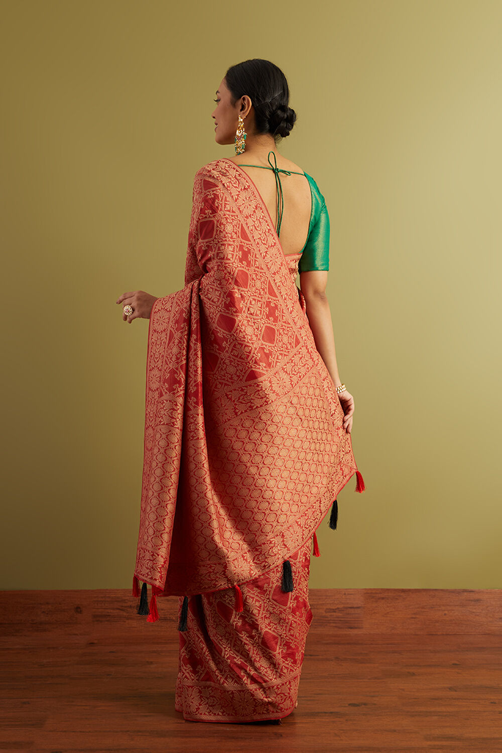 Red Woven Viscose Luxe Saree image number null