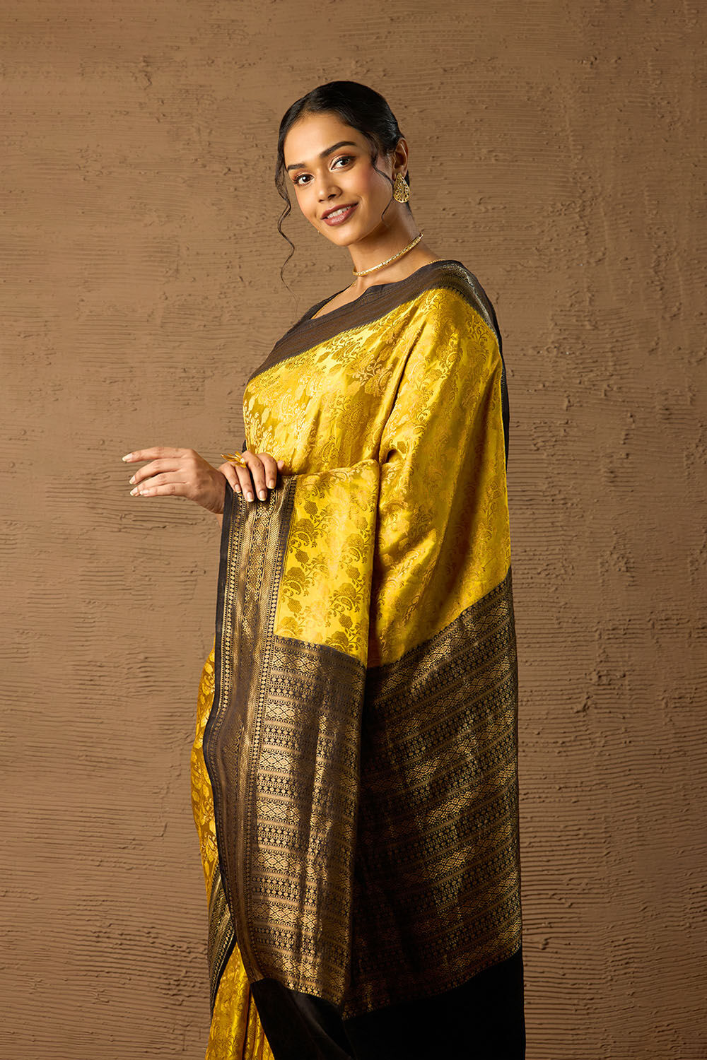 Yellow Pure Silk Tanchoi Banarasi Saree image number null