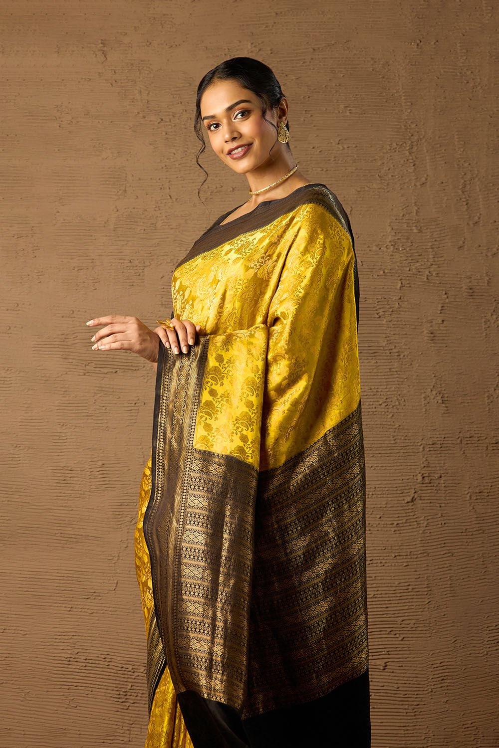 Yellow Pure Silk Tanchoi Banarasi Saree image number null