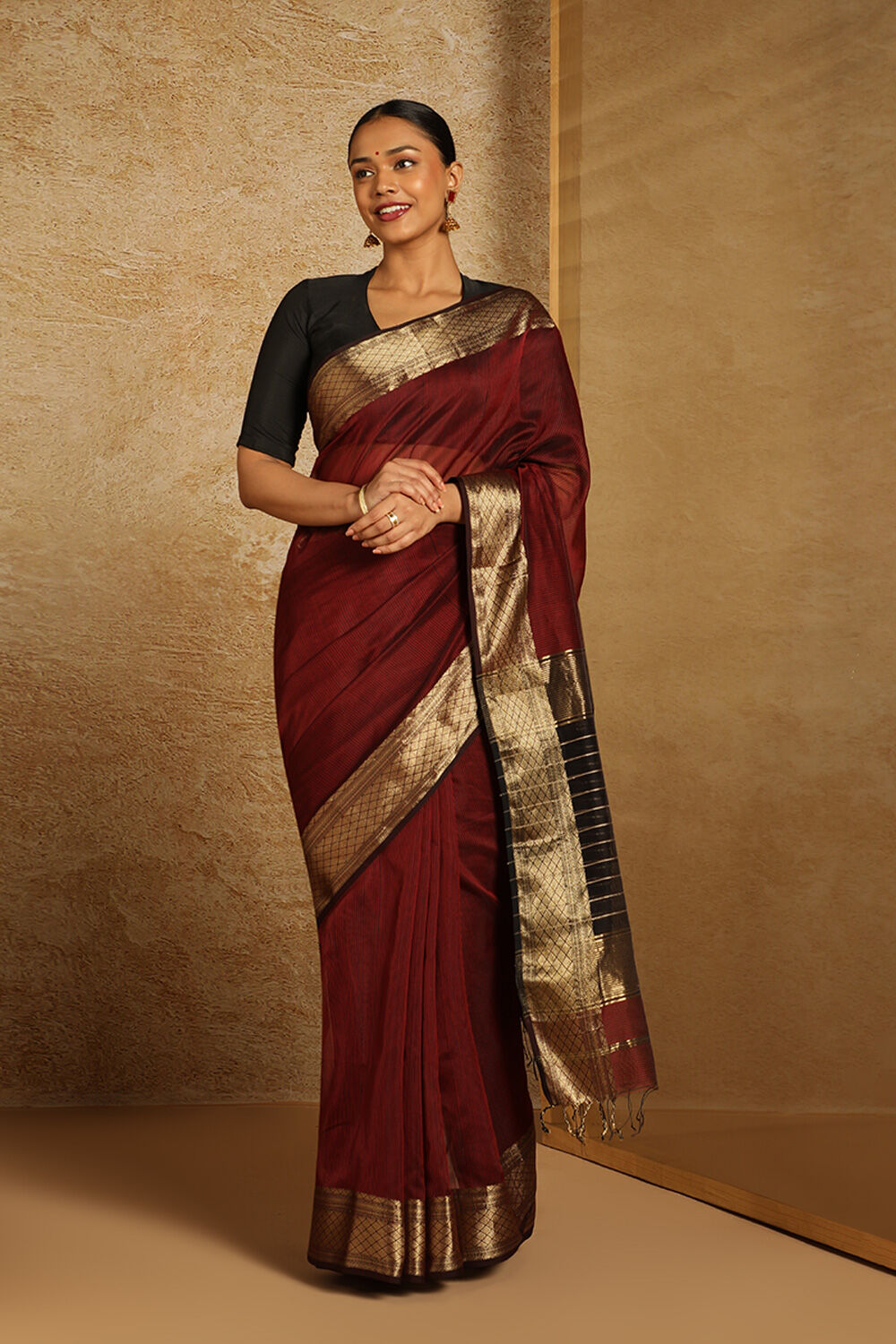 Red Woven Pure Silk Cotton Maheswari Saree image number null
