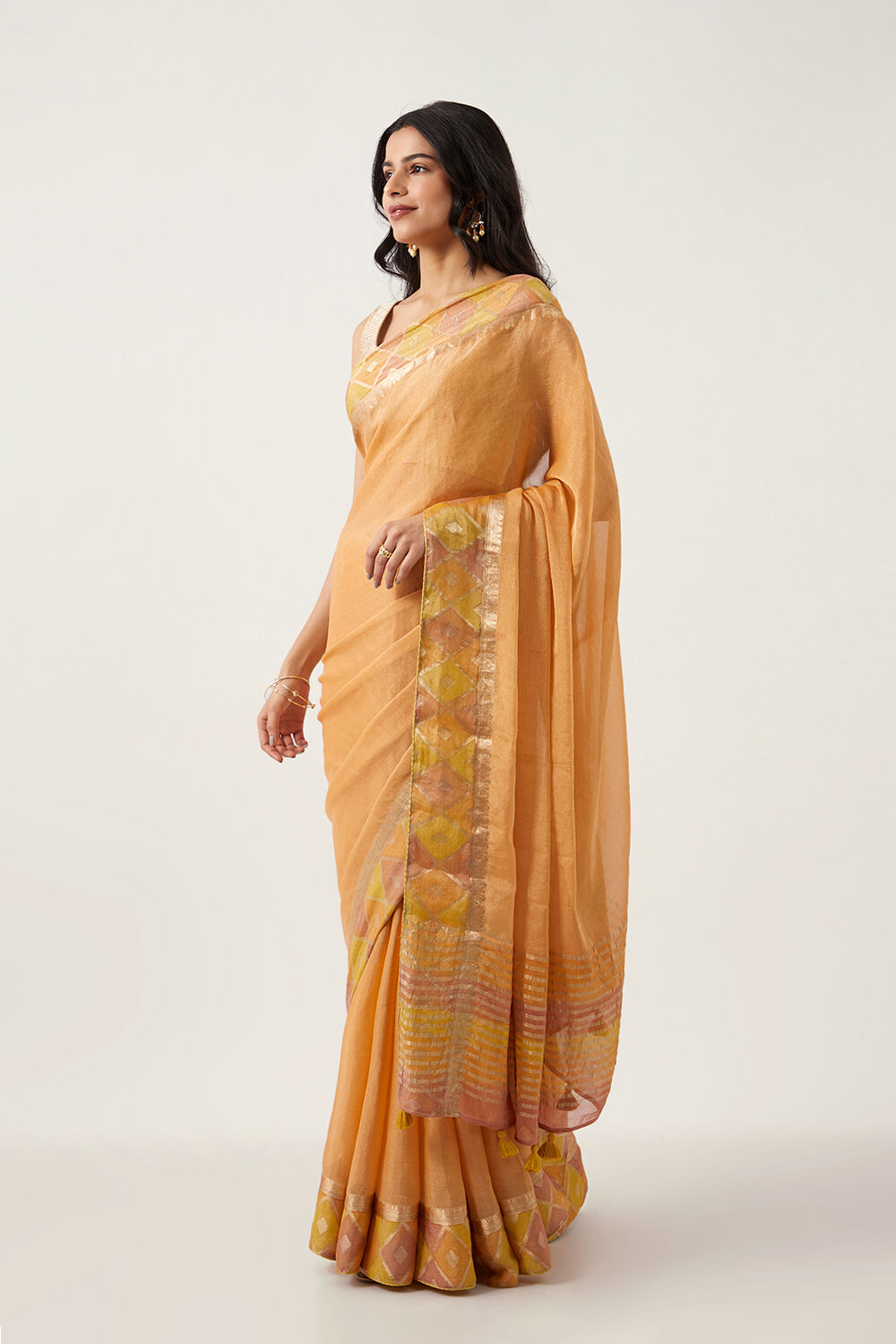 Saree sangeet sale
