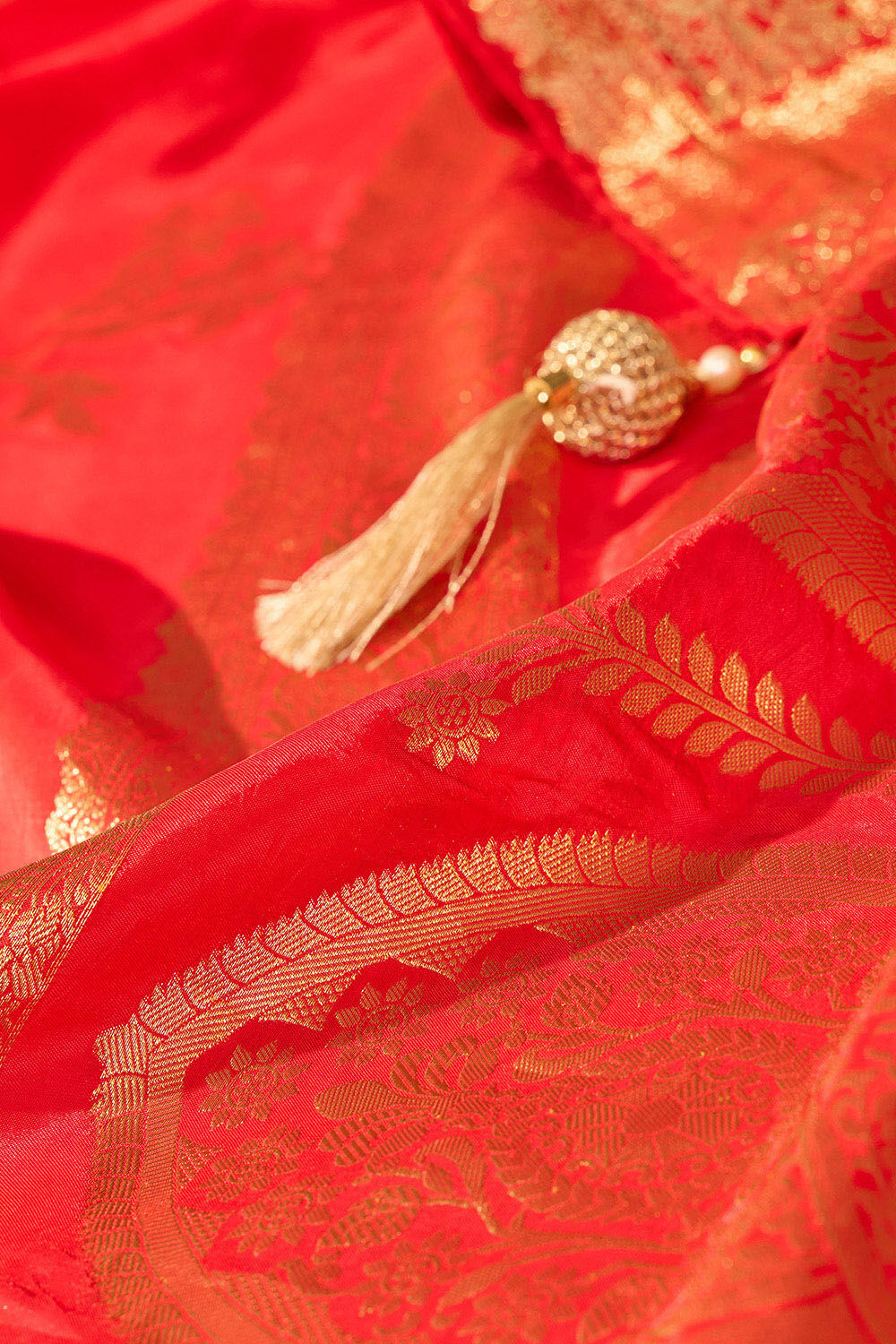 Red Woven Pure Viscose Saree image number null
