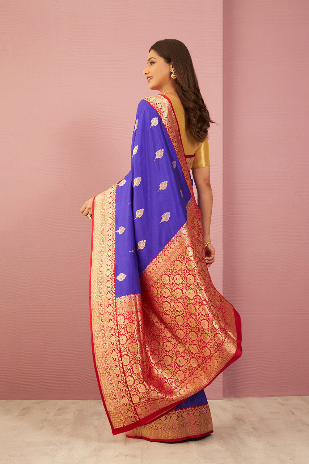 Violet Pure Silk Kadwa Banaras Saree image number null