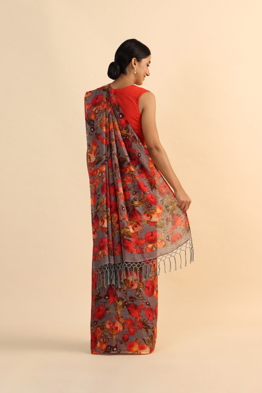 Grey Pure Linen Digital Printed Saree image number null