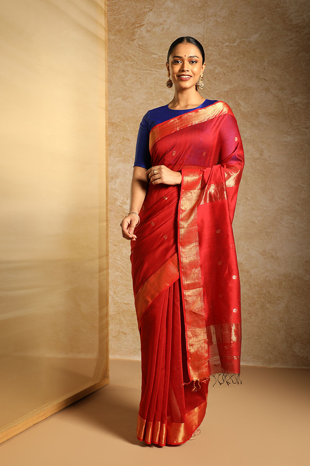 Red Pure Silk Cotton Woven Maheshwari Saree image number null