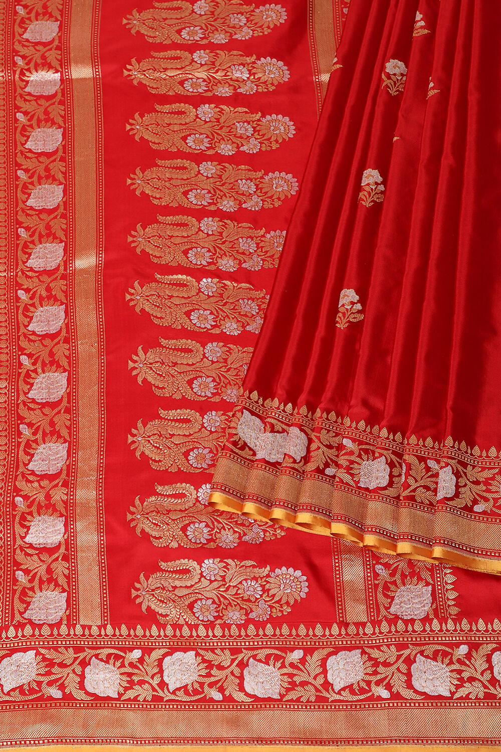 Red Pure Silk Banarasi Saree image number null