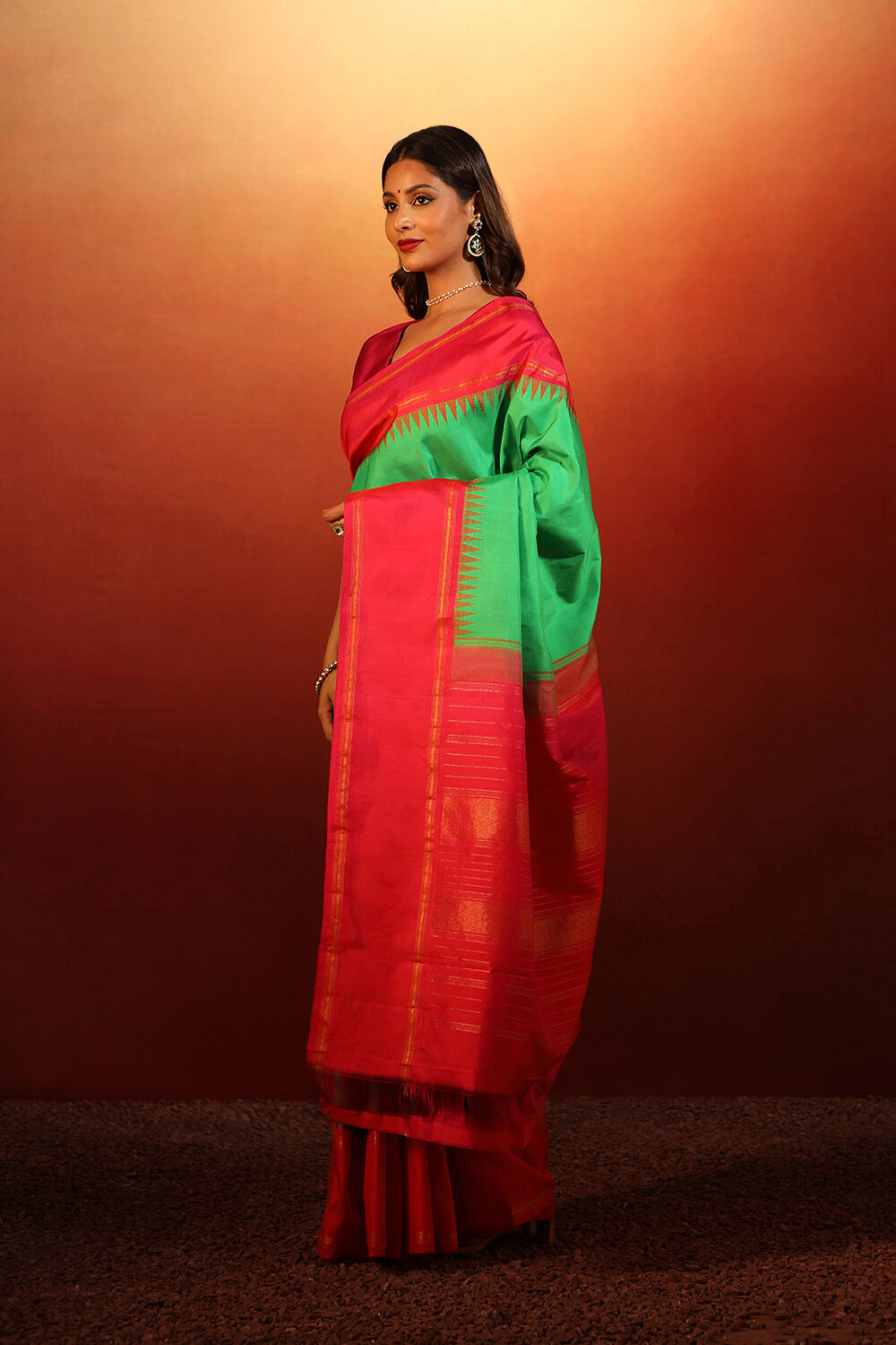 Green Woven Pure Silk Kanjivaram Saree image number null