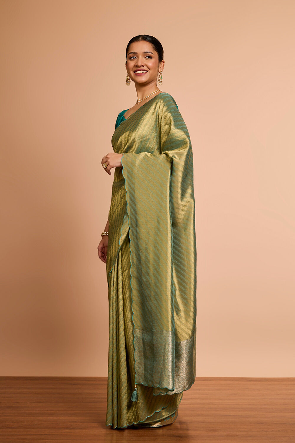 Green Woven Viscose Tissue Saree image number null