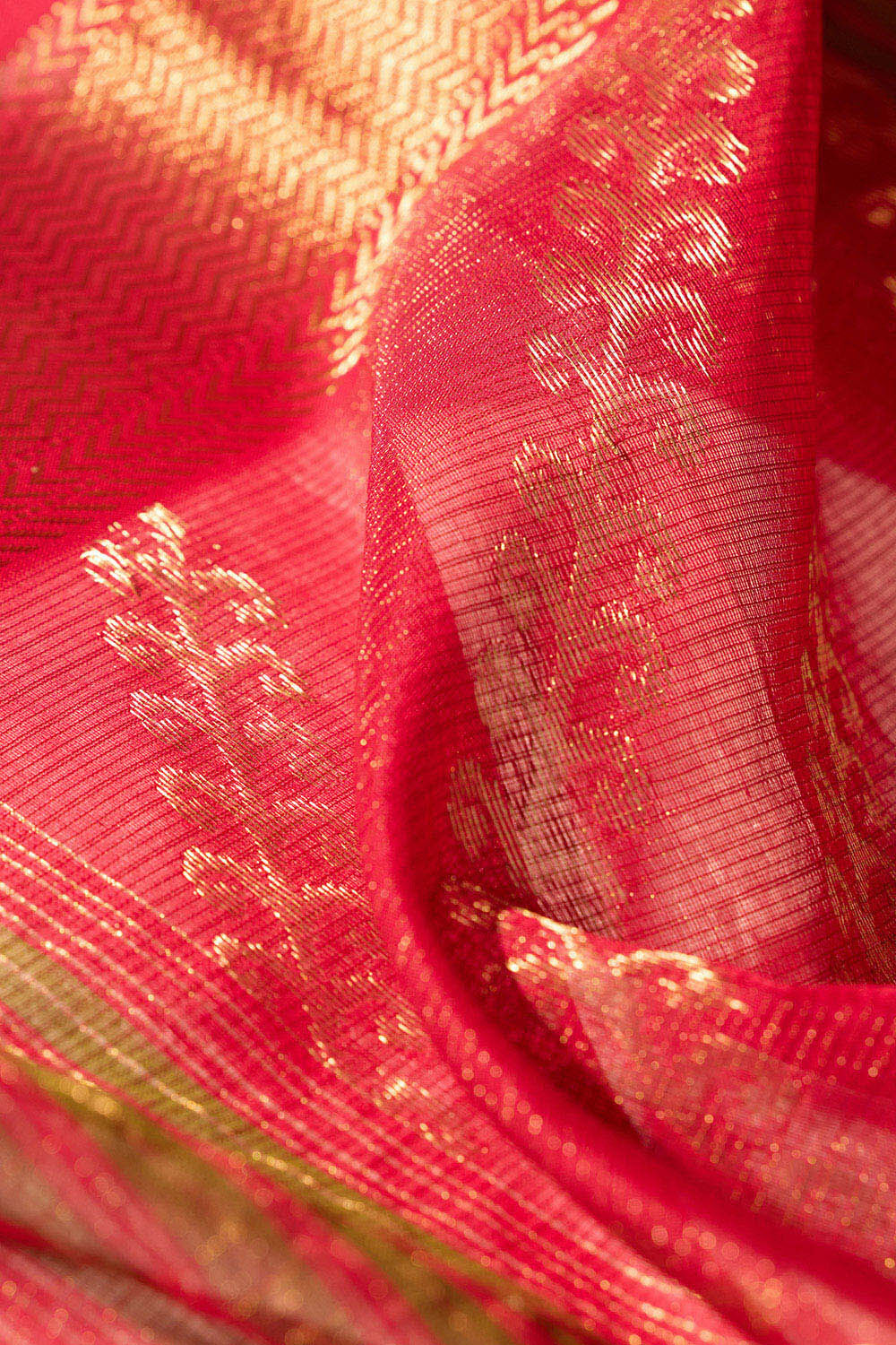 Green Woven Pure Silk Cotton Maheshwari Saree image number null