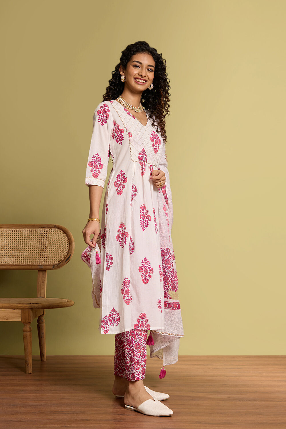 Off White Screen Printed Pure Cotton Kurta Set image number null