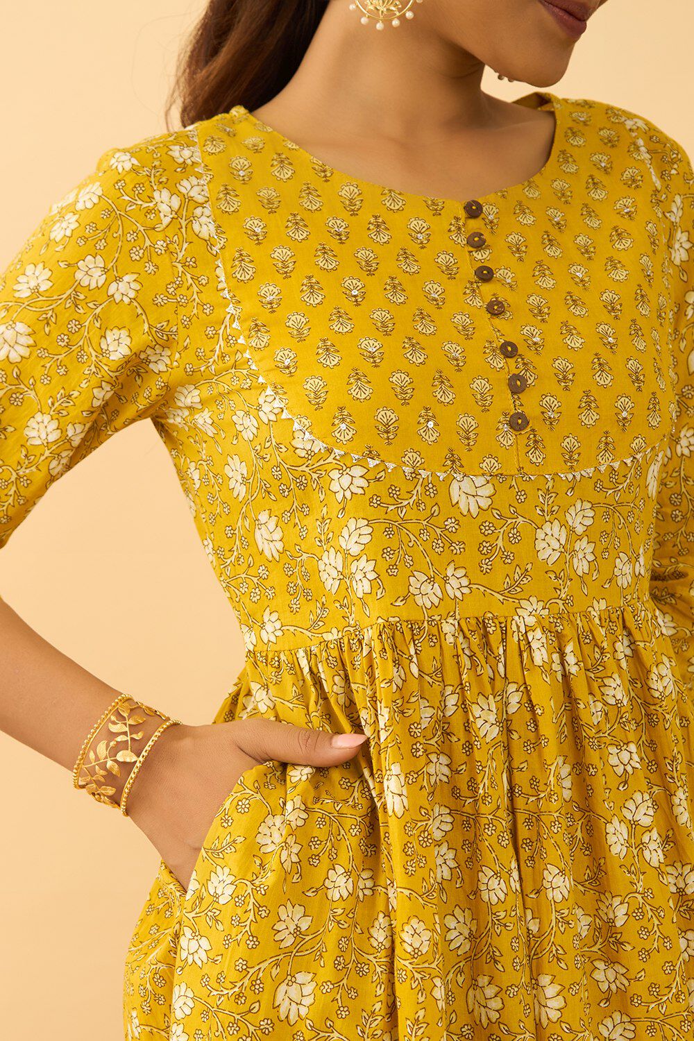 Yellow Screen Printed Pure Cotton Kurta image number null