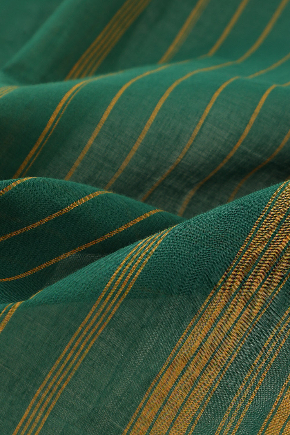 Dark Green Pure Cotton Woven Mangalgiri Saree image number null