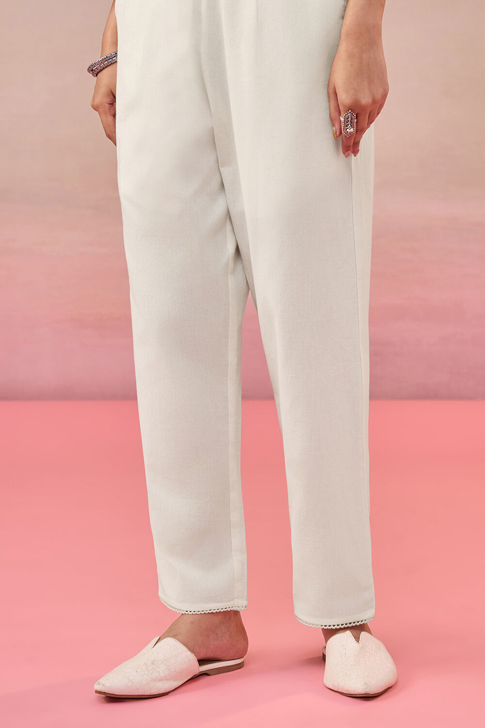 Off White Cotton Woven Trousers image number null