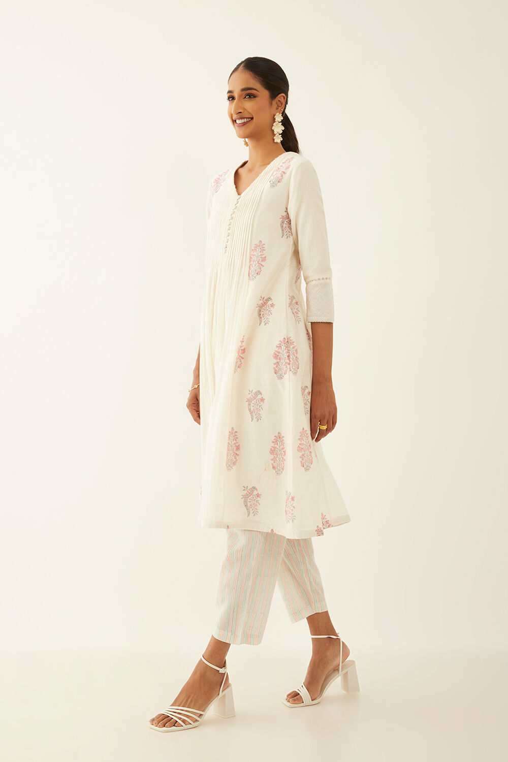 White Pure Silk Cotton Printed Sanganeri Kurta Set image number null