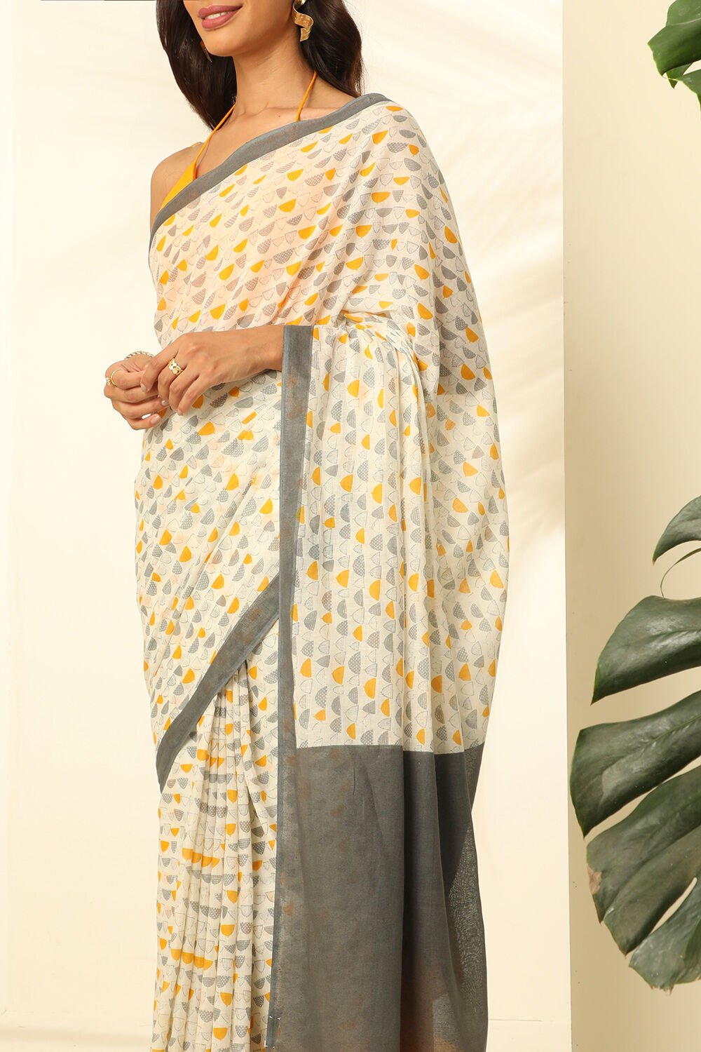 Off White Pure Cotton Mulmul Printed Bengali Saree image number null