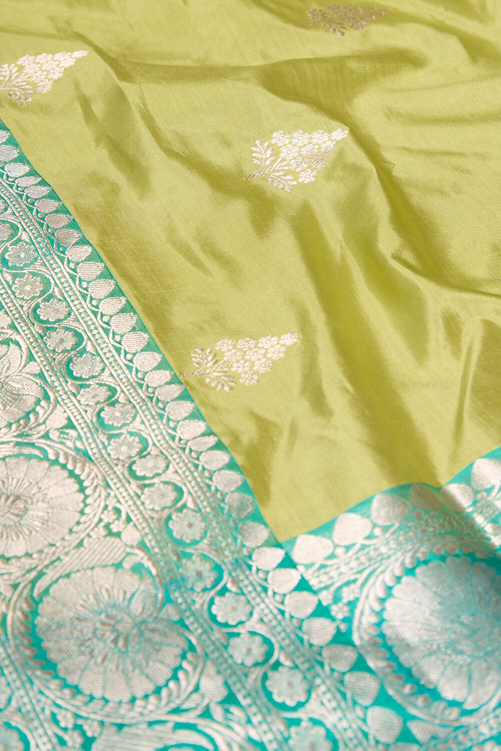 Light Green Pure Silk Kadwa Banarasi Saree image number null