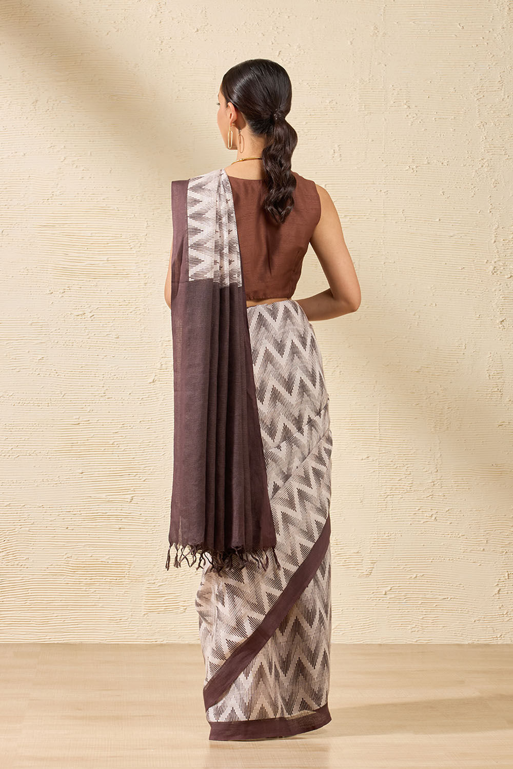 Off White Screen Printed Pure Linen Saree image number null