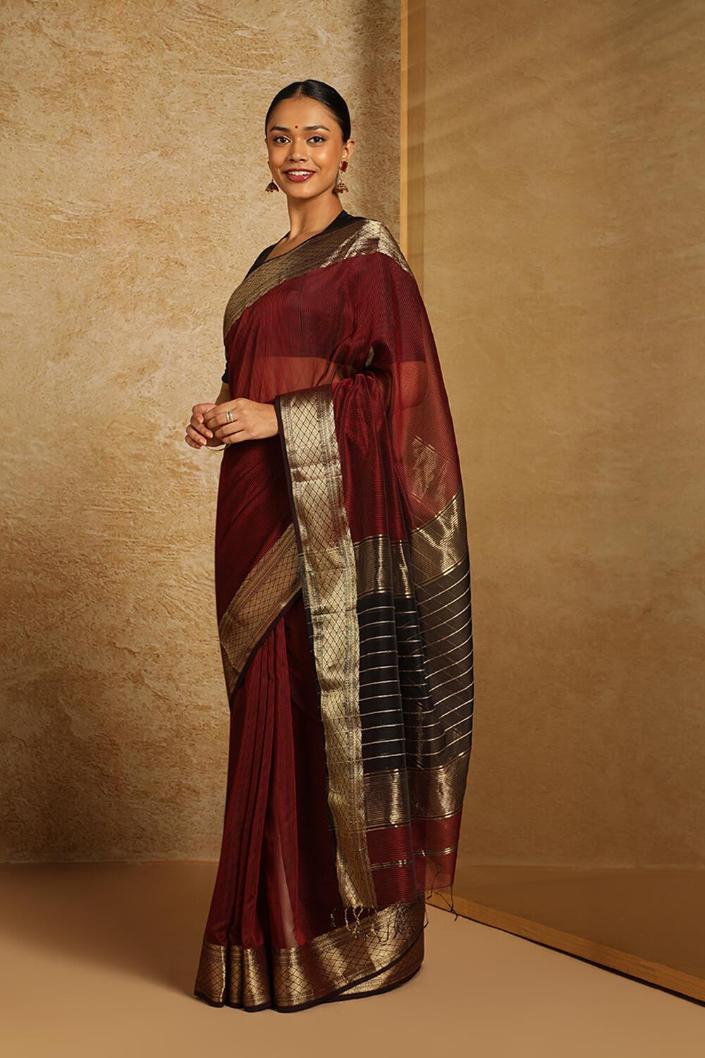Red Woven Pure Silk Cotton Maheswari Saree image number null