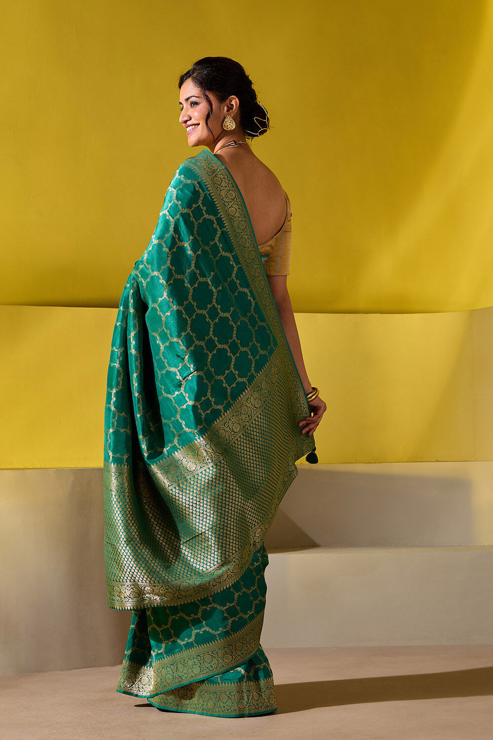 Green Woven Viscose Saree image number null