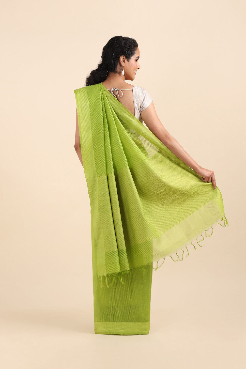 Green Pure Silk Woven Saree image number null