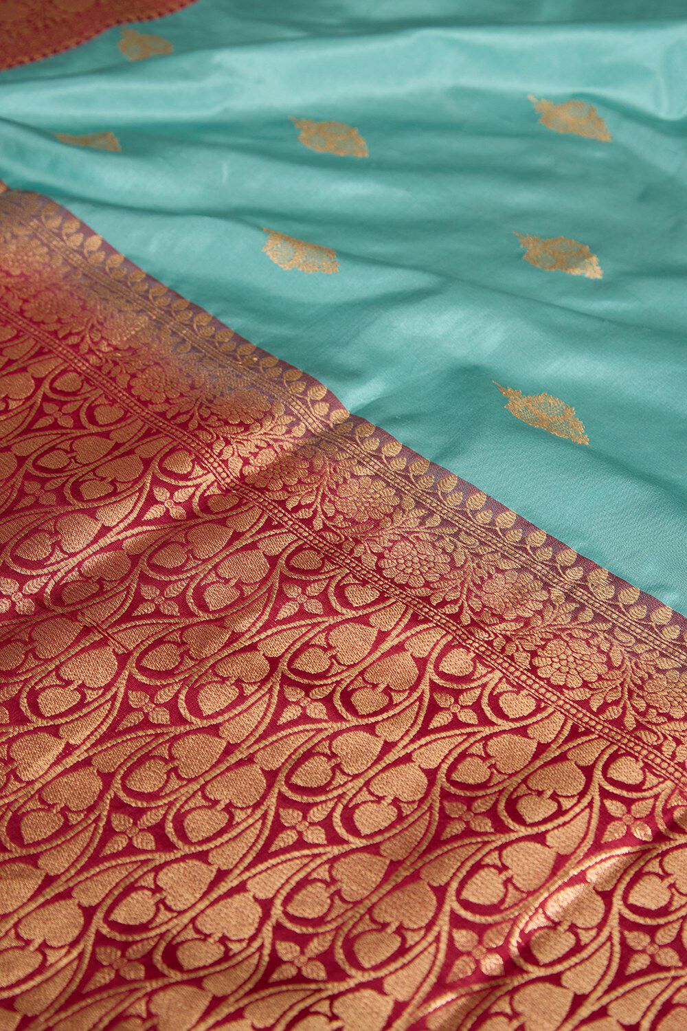 Light Green Pure Silk Kadwa Banarasi Saree image number null